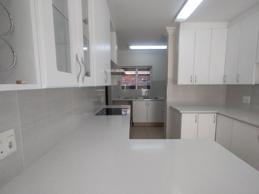 5 Bedroom Property for Sale in Wavecrest Eastern Cape
